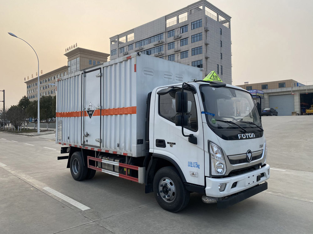 楚勝牌CSC5088XFWB6腐蝕性物品廂式運(yùn)輸車(chē)